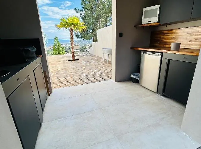 Casa Lc Chambre1 Vue Jacuzzi Vendégház